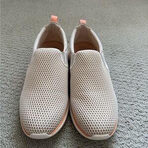 Vionic Women’s Vortex Zeta Active Sneakers Size 9